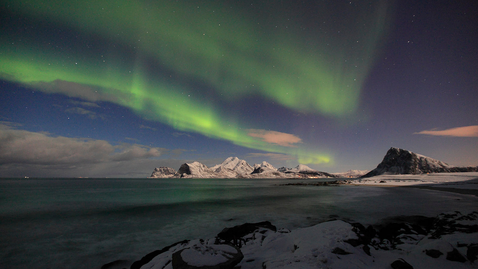 Midnight Bouldering under the Northern Lights